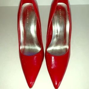 Charlotte Russe size 8 red pumps